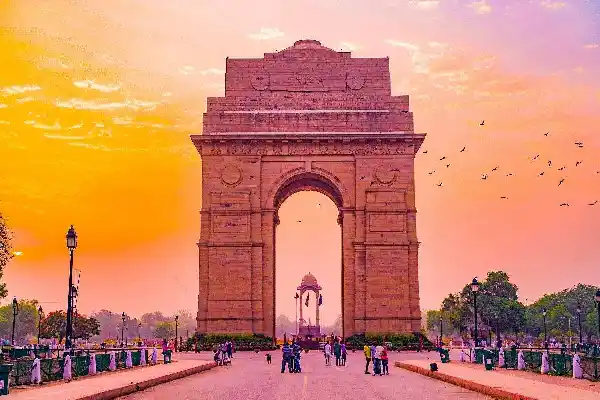 India Gate in New Delhi during 3 Days Golden Triangle Tour