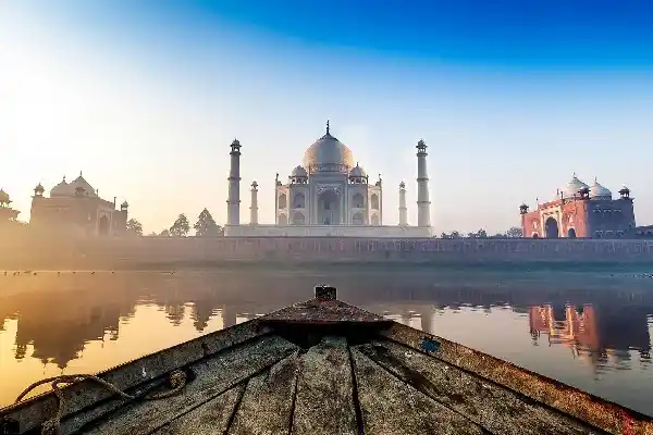 Sunrise Taj Mahal tour from Delhi by car with early morning view of the monument