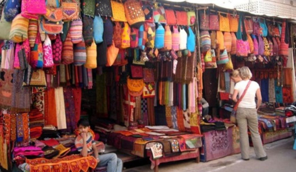 Kinari Bazaar Agra shopping street

