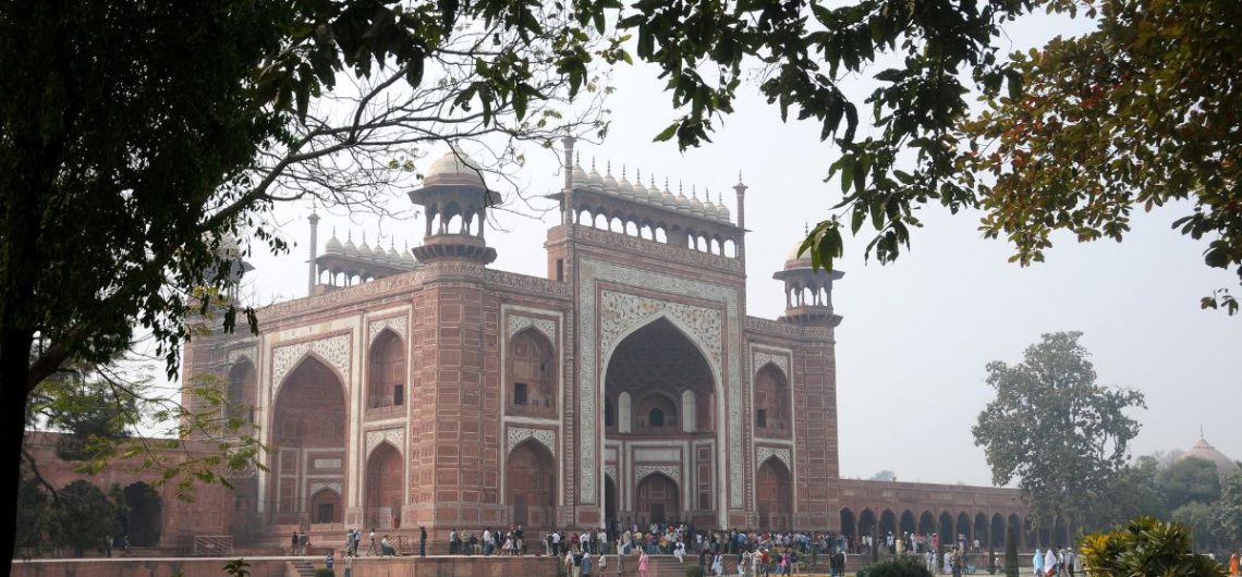 How to Avoid Long Queues at the Taj Mahal: Complete Visitor Guide (2026)